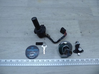 1985 Honda V45 Magna VF700C H20172. lock set w/key ignition switch gas cap seat