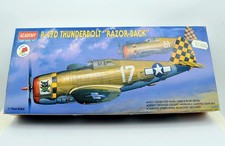 Modellini aerei model kit montaggio P-47D THUNDERBOLT academy 1:72 MODELLISMO