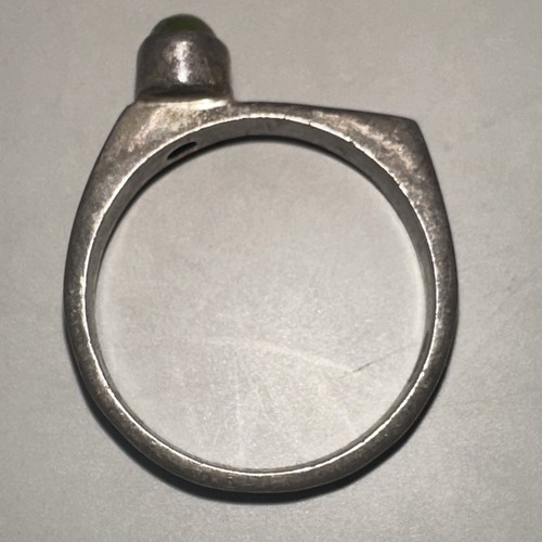 Oval Cabochon Paridot Set Petite Sterling Ring Size 6 (2.8g) - Picture 6 of 10