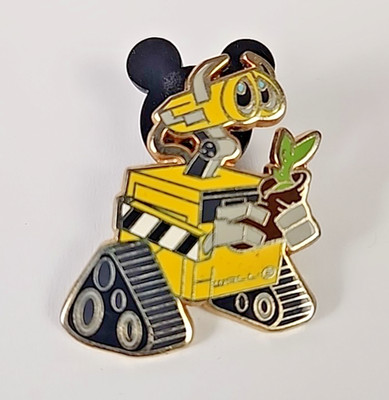 Disney Store UK Europe 2009 Exclusive Wall-E Holding Plant Pin 68055 Pixar