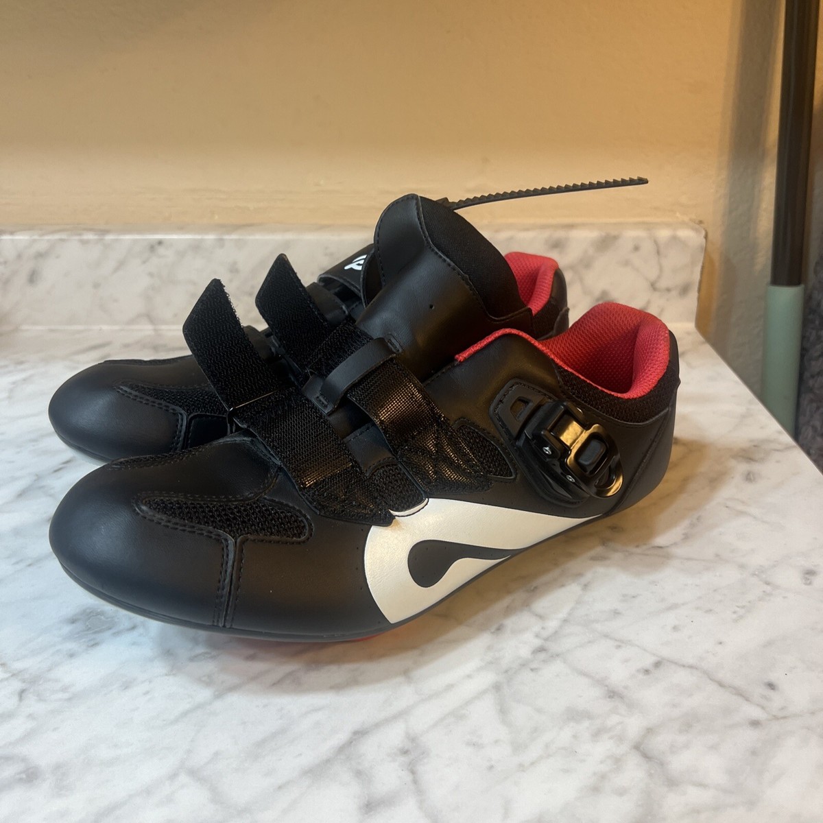Peloton Cycling Shoes Size EU 43 Black/Red Bike / Mens US 10  display picture 2
