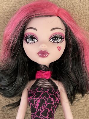Monster High Doll Sweet 1600 Roadster Draculaura | eBay