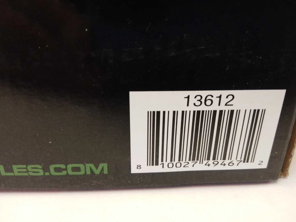 Greenlight GMC K-2500 Sierra Grande 1982 THE BUSTED KNUCKLE 1/18 13612 - Immagine 3 di 3