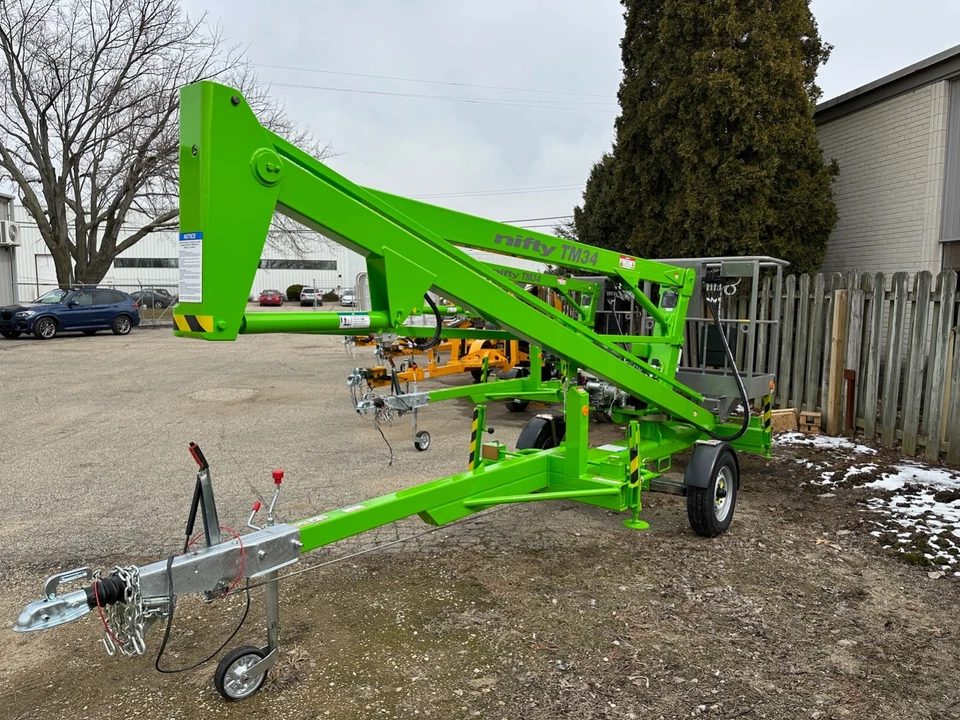 Nuevo Nifty Lift TM34MG 40' brazo elevador remolcable hombre Honda motor de gasolina en stock Foto 2 de 4