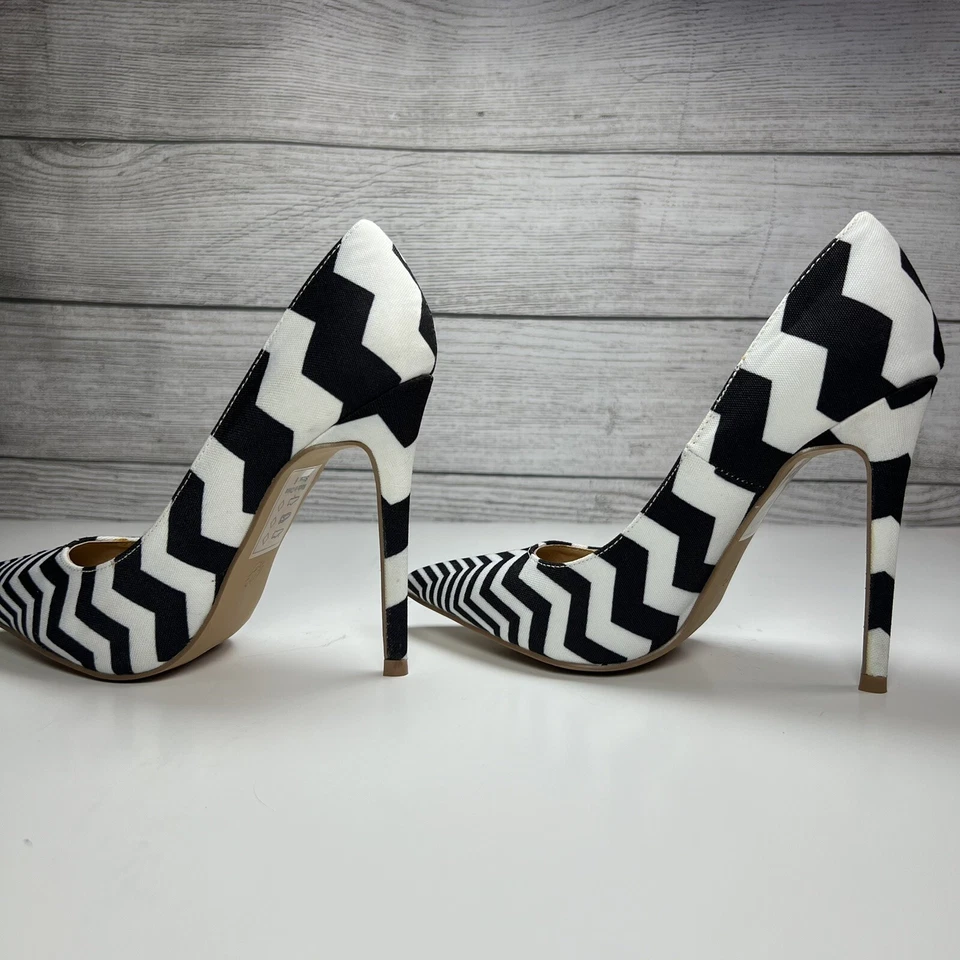 "Republic LA Stilettos Talla 6 Nuevo Zapato Tacón 4"" Blanco y Negro Gráfico Zigzag" Foto 4 de 4