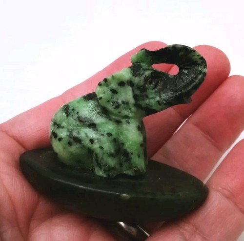 Elefante zoisita verde tallado tallado base de piedra negra piedra preciosa 2" tronco - Imagen 6 de 10