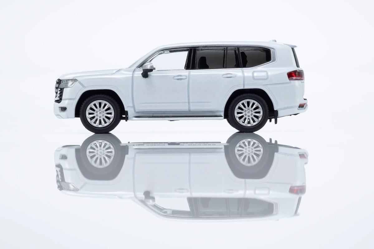 Kyosho Land Cruiser ZX RHD (Right Hand Drive) White with