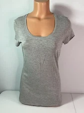 MAX STUDIO Grey Tee W/Scoop Neck. Size Medium. NEW.