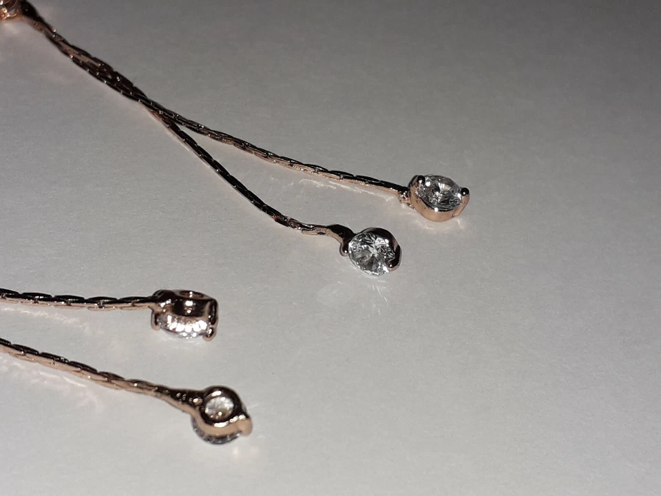 orecchini pendenti lunghi con farfalla zirconi cubici trasparenti placc oro rosa - Immagine 4 di 4