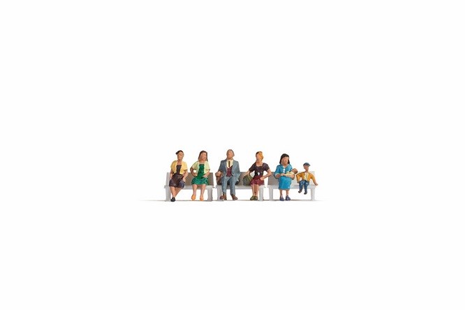NOCH 15533 - H0 Sitting (Without Benches) - New