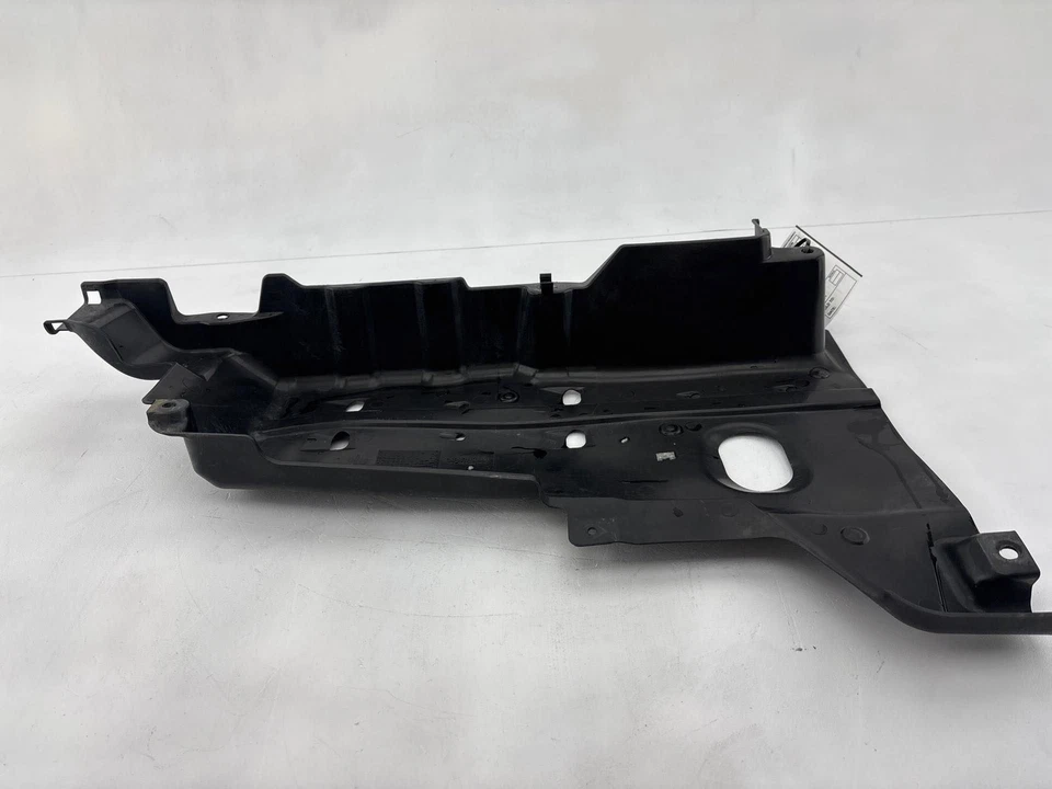 Protector de bote de carbón de vapor Toyota Sienna 2011-2016 3,5 77765 Foto 4 de 4