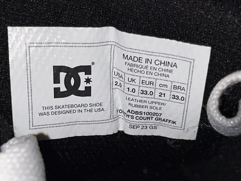 DC 儿童鞋 2-2.5 男女通用黑白运动鞋 二手 状况良好 — 第 3/4 张图片