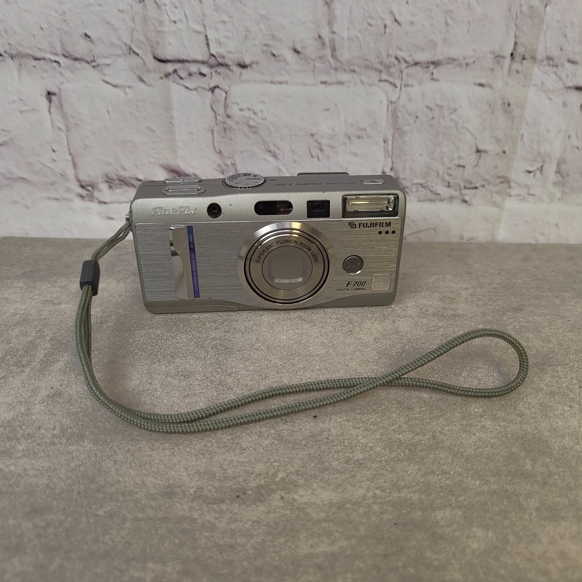 FUJIFILM FinePix F700 FUJIFILM FinePix F700
