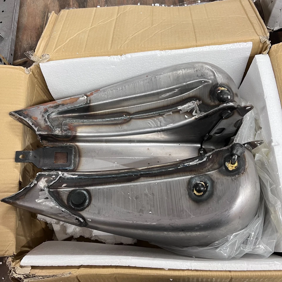 Выбор мотоциклиста 2» эластичной бензобак 5,1 галлона Harley 08 - 2012 Softail совершенно новый - Изображение 2 из 2