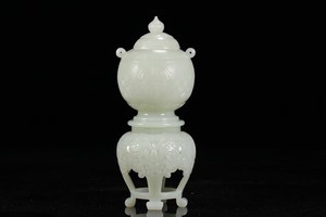 CHINESE ANTIQUE HETIAN JADE JAR