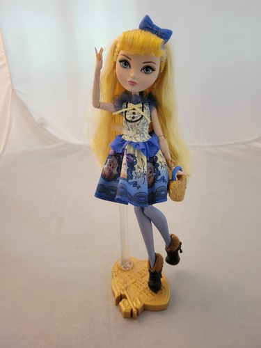 Ever After High BLONDIE LOCKES Royal First Wave Signature Doll w Stand & Purse