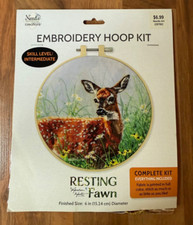 Kit de aro bordado Needle Creations cervatillo de descanso Abraham Hunter