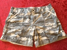 Carhartt Womens Camo Shorts Relaxed Fit 16 Snap Back Pockets Zip Fly VGC 