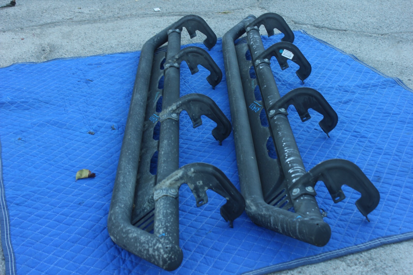 19-24 SILVERADO SIERRA SPORT MOLDED GROOVES RUNNING BOARD ASSEMBLY  