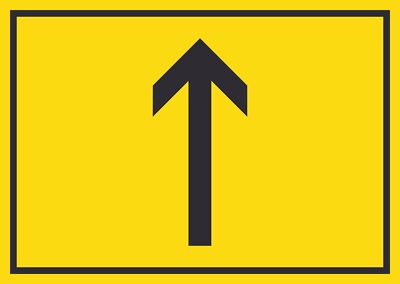 Richtungspfeil hoch Schild waagerecht schwarz gelb Pfeil