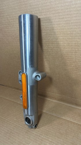 Harley Davidson OEM Trike Lower Right Fork Slider 19-25 RH Tri Glide 45400215 - Picture 2 of 13