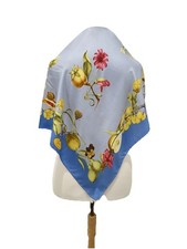 Y13 Vintage Gucci Silk Scarf Floral Fruit Print Made in Italy Luxury Square