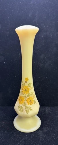 VTG Fenton Satin Custard Art Glass Bud Vase Yellow Daisy Flowers Signed 7 7/8"