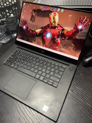 Dell Precision 5530 - comes with VR headset, dock, mouse, headphones, backpack