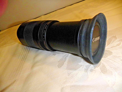 Canon EF 75-300mm 1:4-5.6 II USM Objektiv - (sehr gut) - 12M