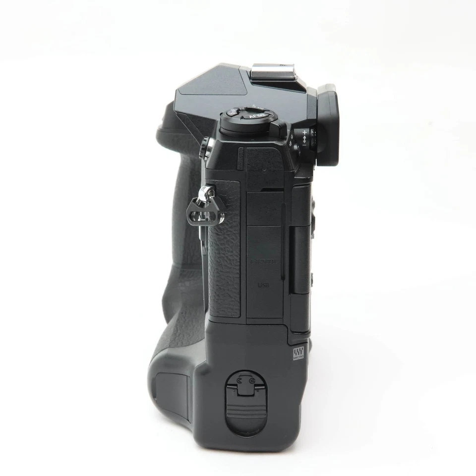 Olympus OM-D E-M1X Mirrorless Camera Body #233 - Image 2 of 4