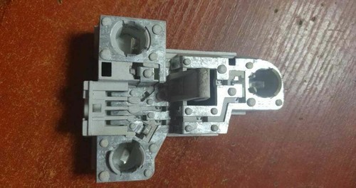 BMW E 46 3er Touring Heckklappe Rücklicht Birnenhalter 6900472 RECHTS