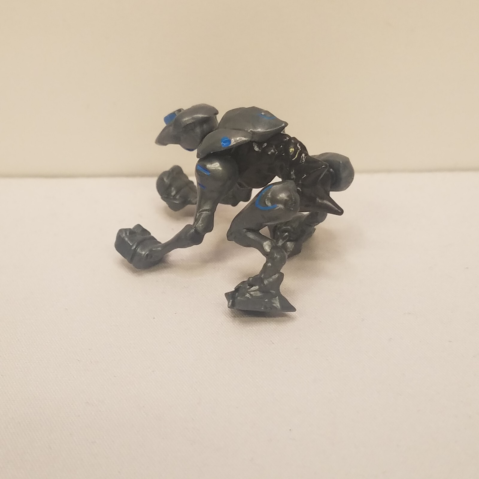 Halo Mega Construx Minifigures: Forerunner Crawler blue #1 | eBay
