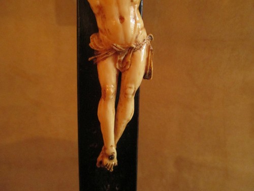 ancien christ sculpté sur croix en bois art populaire crucifix XVIII ème - Picture 4 of 5