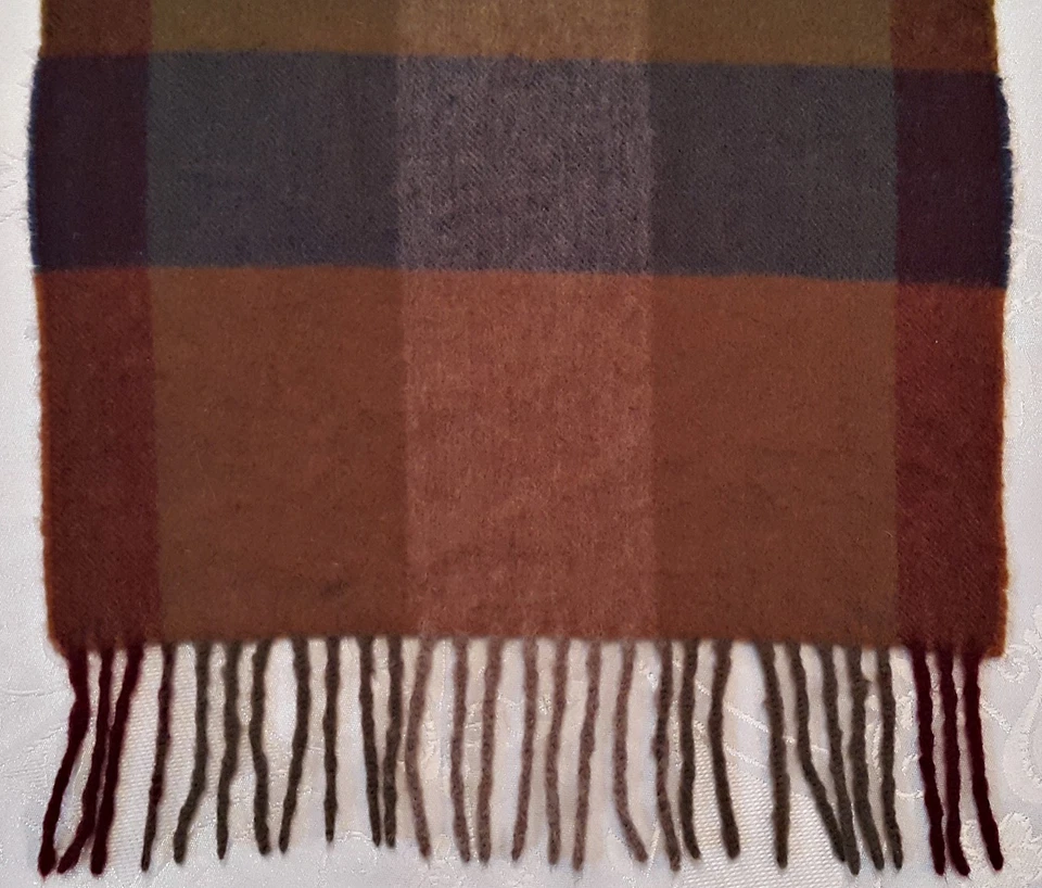 CACHECOL MASCULINO VINTAGE GRANDE PRÊMIO XADREZ E CHEQUE AZUL MARROM CASHMERE BLEND LONGO FRANJA - Imagem 2 de 3