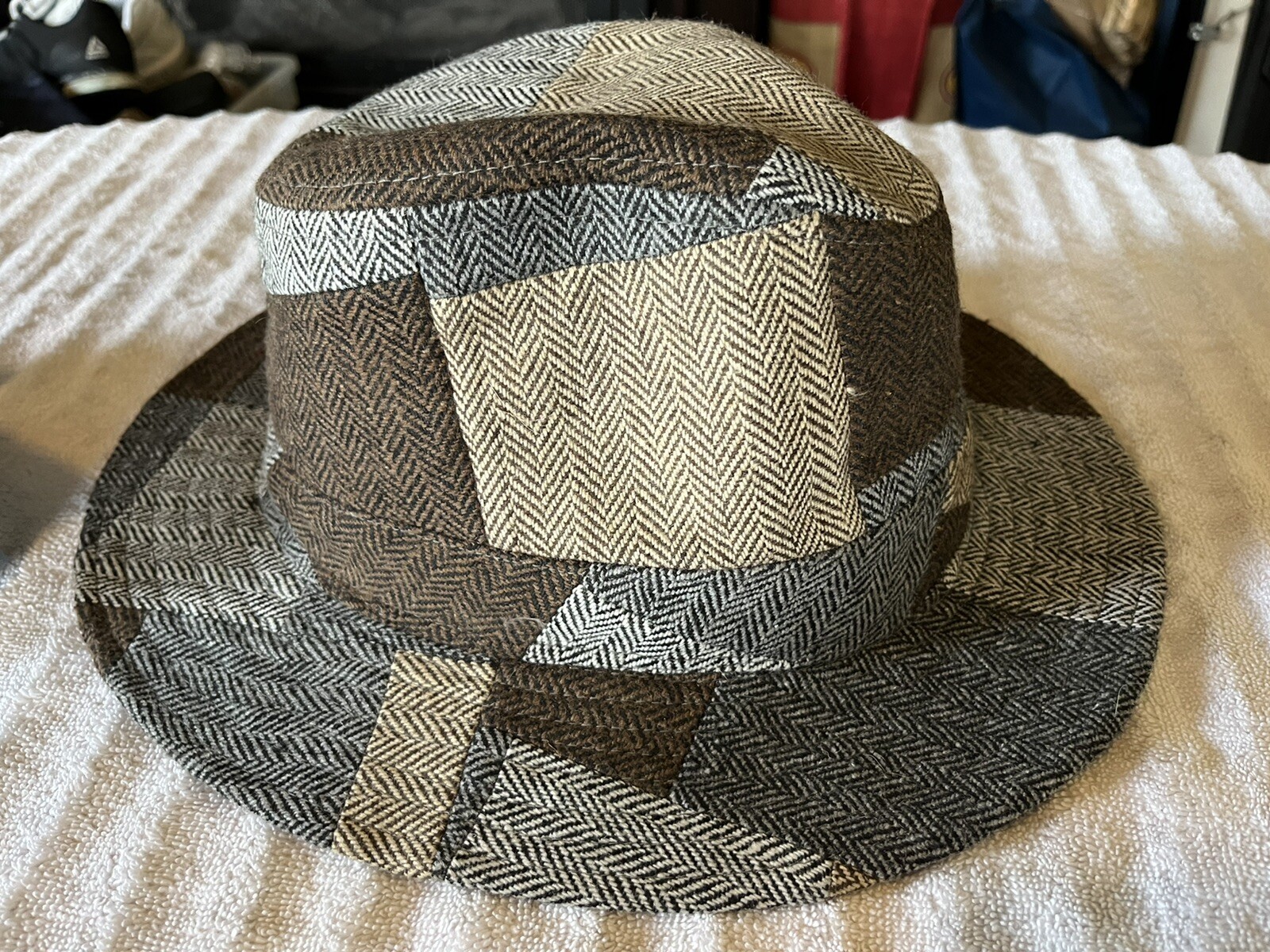 Country Gentleman Patchwork Wool/Polyester Walkin… - image 2