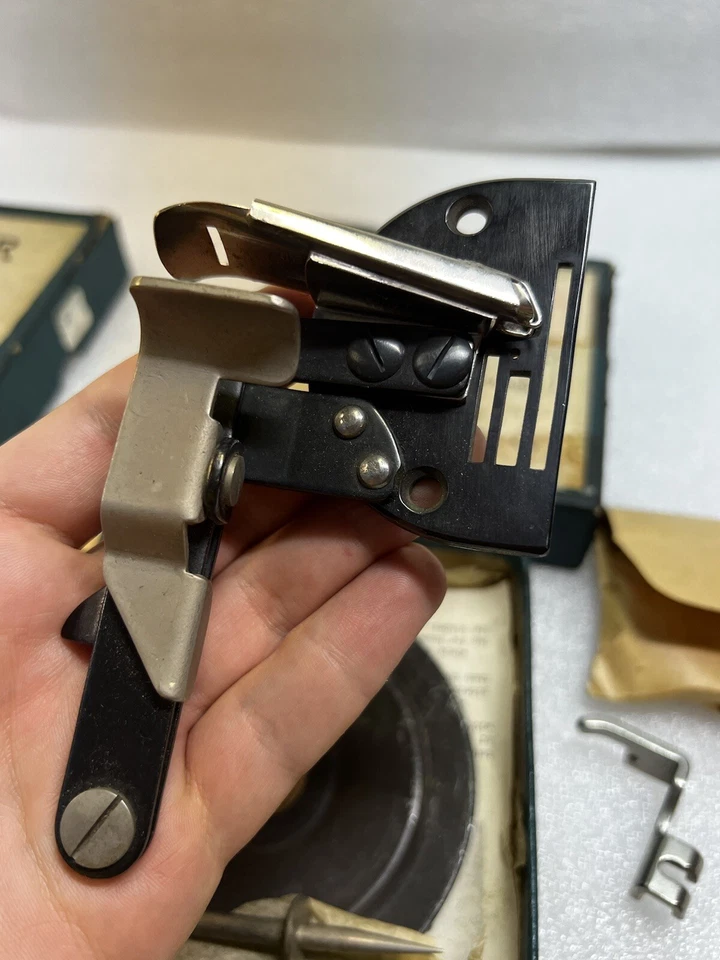 Rare Vintage Singer Simanco Attachments Bias Binder 121737 Bundle - Image 4 of 4