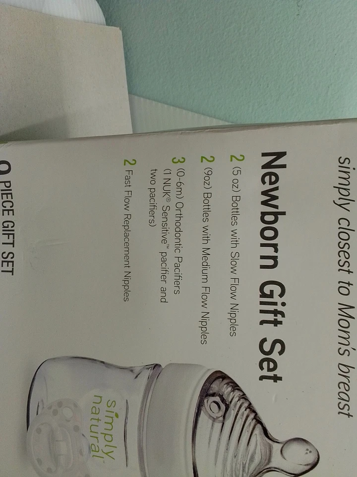 Nuk Simply Natural Biberón Recién Nacido Set de Regalo 2 Biberones de 5oz y 2 9oz CAJA ABIERTA Foto 2 de 4