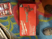 Milwaukee M12 10 Oz Caulk Gun Tool Only 2441-20