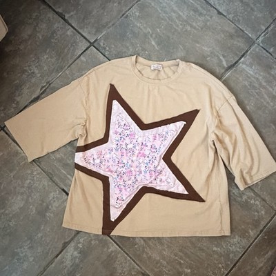 House Of Halle Boutique Women s Beige Tunic Top Star Floral Appliqué M