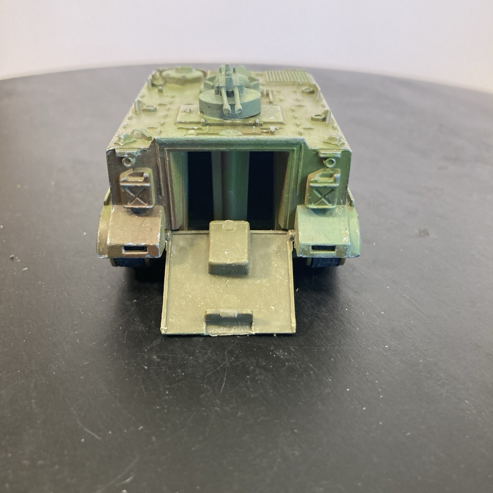 Ertl Force One M113 Armoured Personnel Carrier 1145 Char Tank Véhicule Militaire