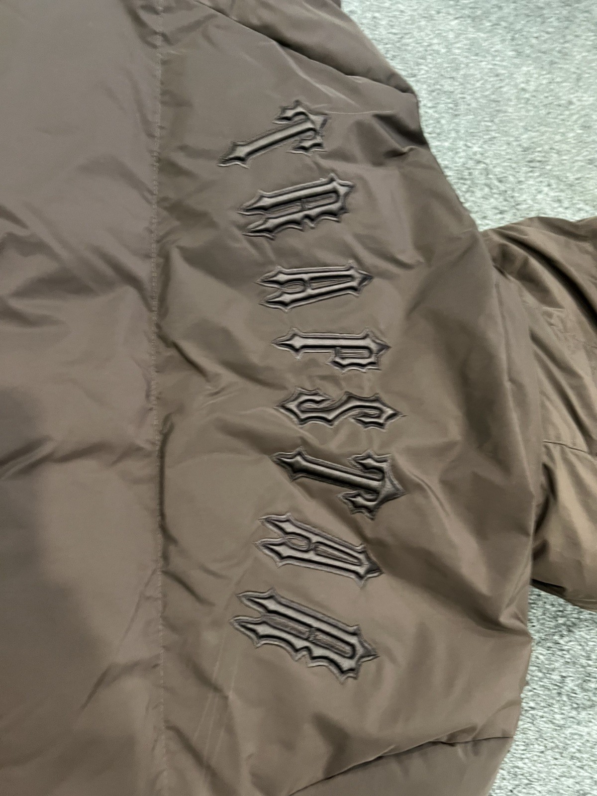Trapstar Cropped Puffer Jacket Brown Womens Small Logo Hood Pockets BNWT✅ image 3