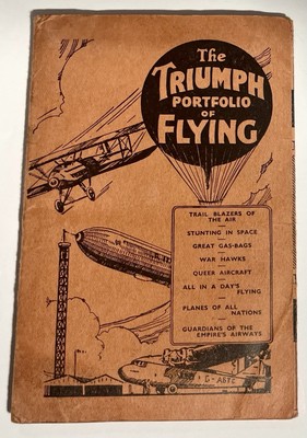 um 1934 ''THE TRIUMPH PORTFOLIO OF FLYING'' 8 HEFTE MIT JE 7 FALTFOTOS 