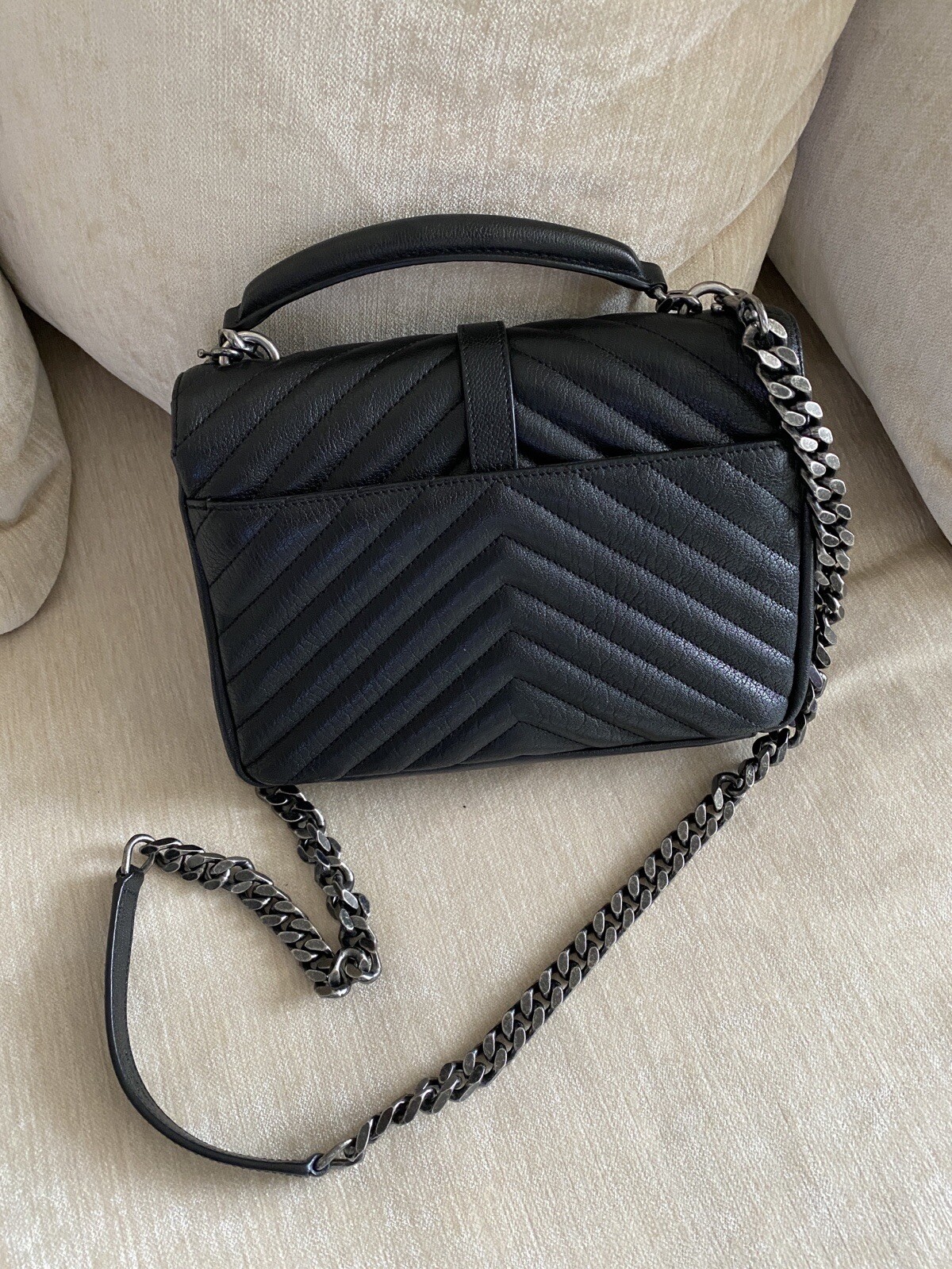 Nuova borsa Saint Laurent College media in pelle nera