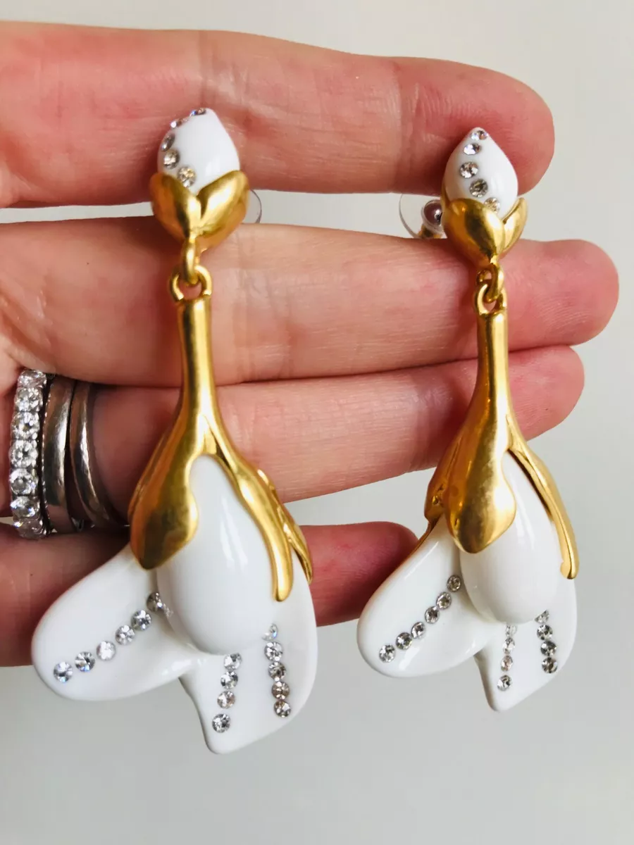 Oscar de la renta white deals earrings