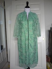 Vtg Cheongsam Asian Midi Dress in Pale Green Lace, 3/4 Sleeves, High Collar Sz L