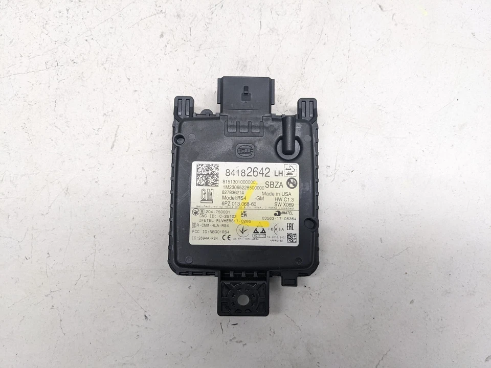 Módulo de radar sensor de punto ciego Chevrolet Suburban 2019 - 2022 84182642 Foto 3 de 4