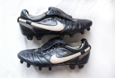 nike gold soccer boots