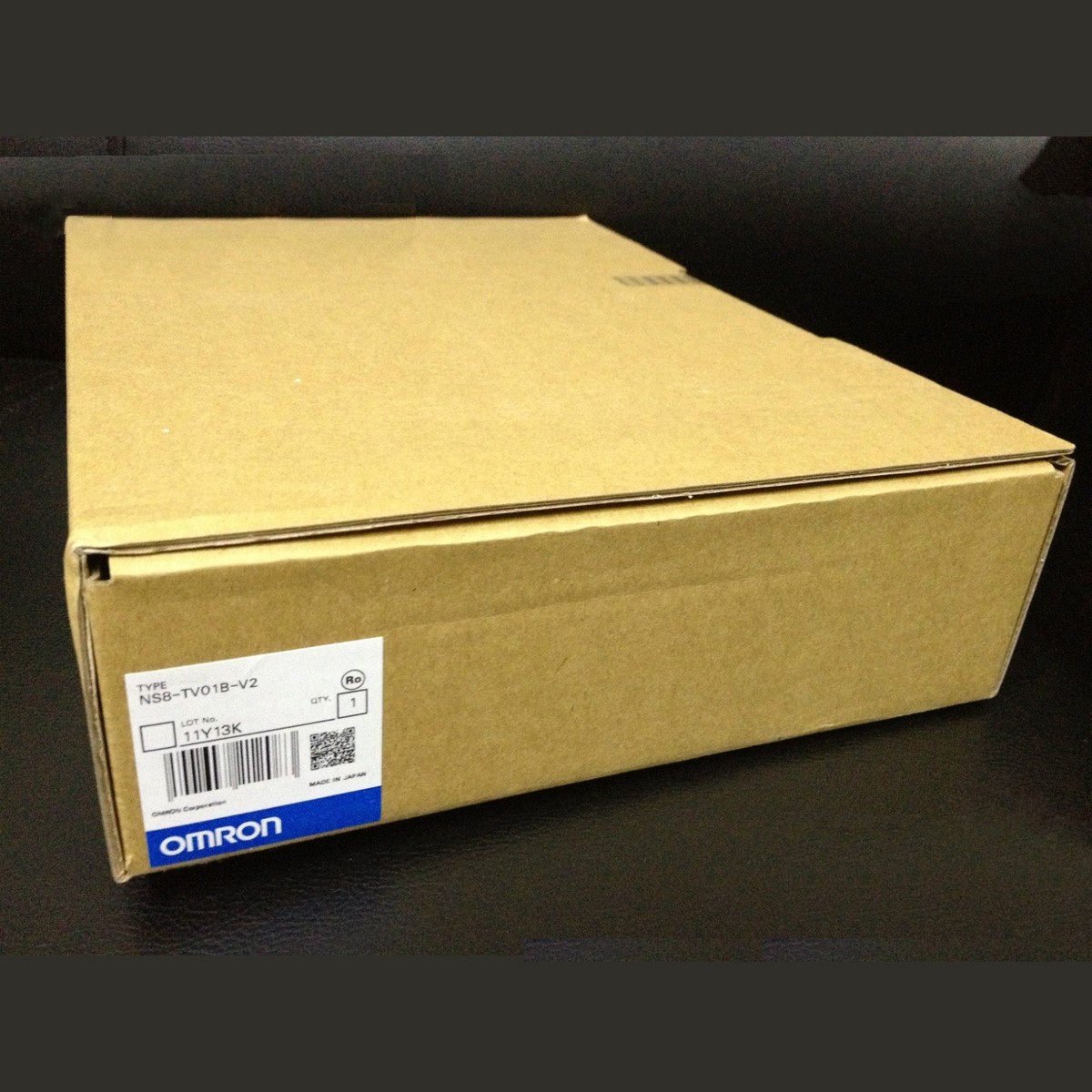 OMRON NS8-TV01B-V2 Touch Screen NS8TV01BV2 New In Box