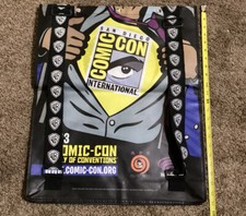 2013 San Diego Comic Con International Warner Bros. Giant BACKPACK  CAPE