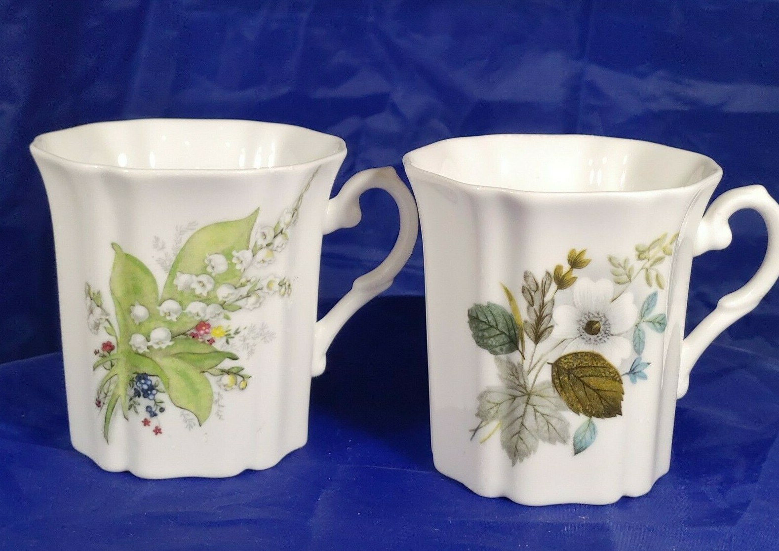 Vtg Pair of Royal Grafton Fine China Coffee or Tea Mugs Wild Rose/White Bluebell